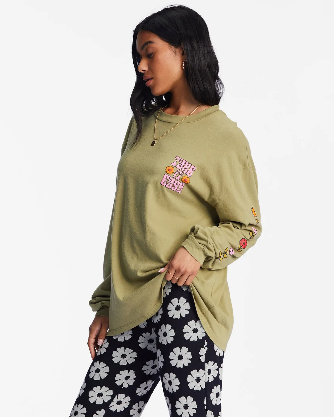 BILLABONG Women's Take It Easy Long Sleeve Graphic Boyfriend T-Shirt Army