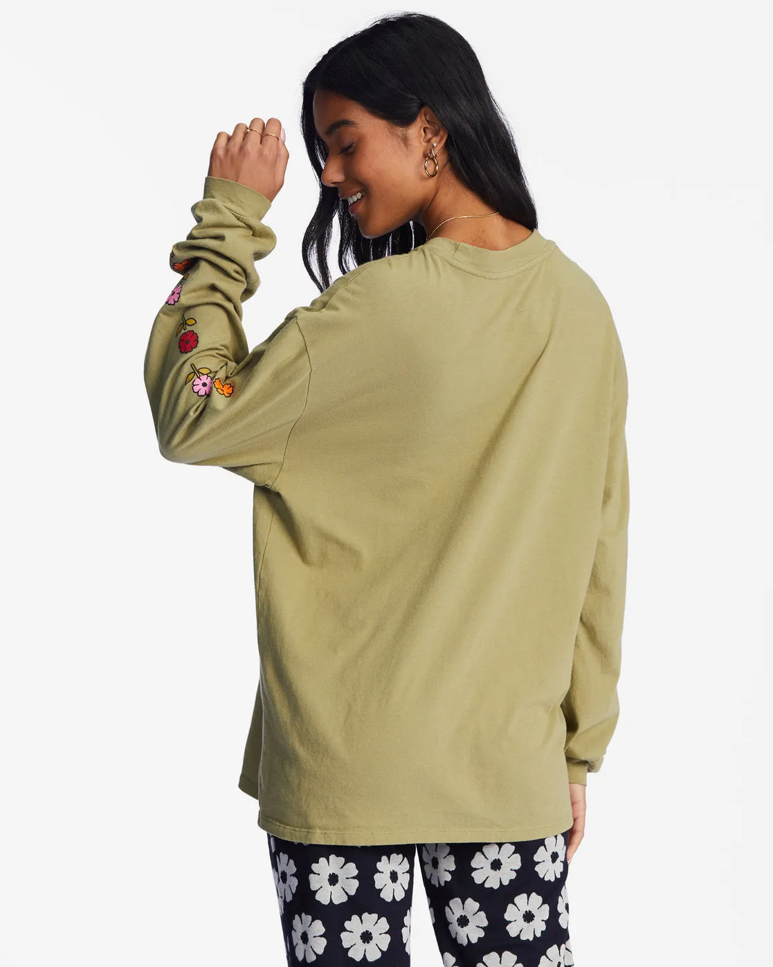 BILLABONG Women's Take It Easy Long Sleeve Graphic Boyfriend T-Shirt Army