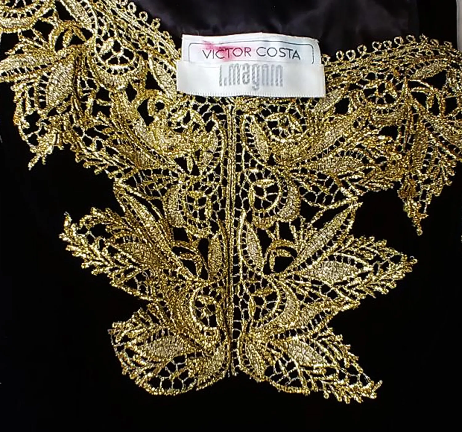 *GORGEOUS VINTAGE 1980s VICTOR COSTA FROM I MAGNIN BLACK VELVETY EVENING GOWN WITH FABULOUS GOLD METALLIC LACE