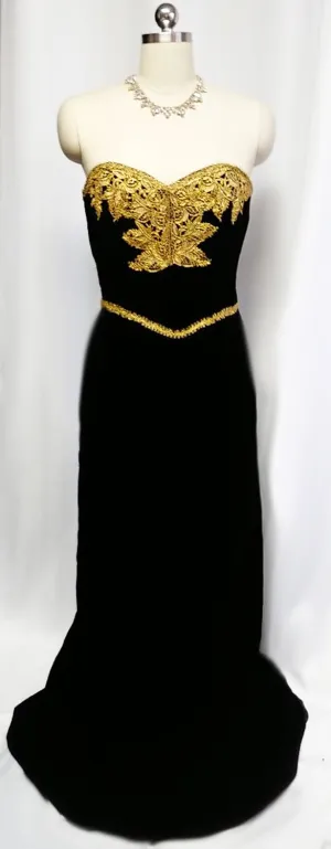 *GORGEOUS VINTAGE 1980s VICTOR COSTA FROM I MAGNIN BLACK VELVETY EVENING GOWN WITH FABULOUS GOLD METALLIC LACE