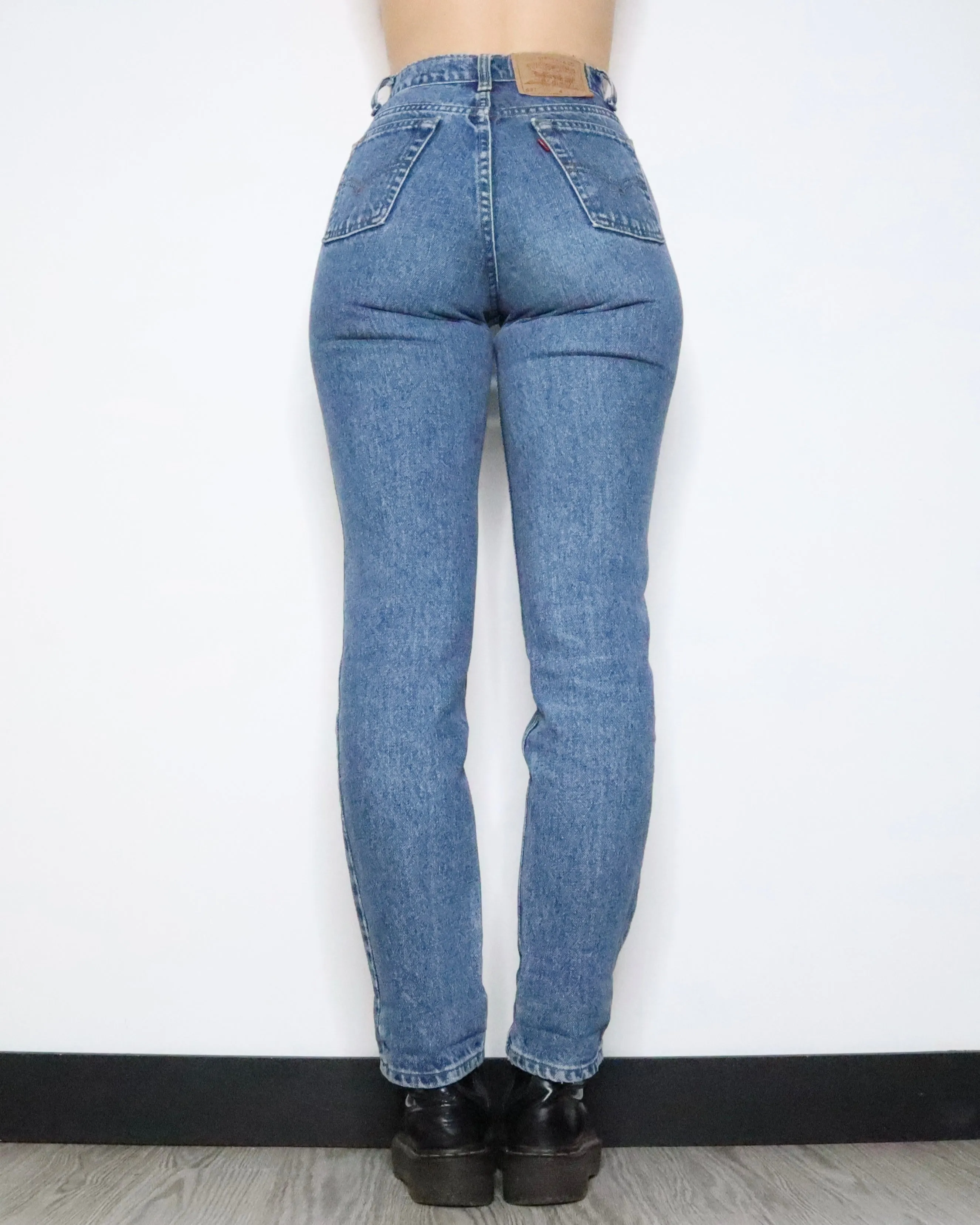 High Waisted Levi's Jeans (Small) 