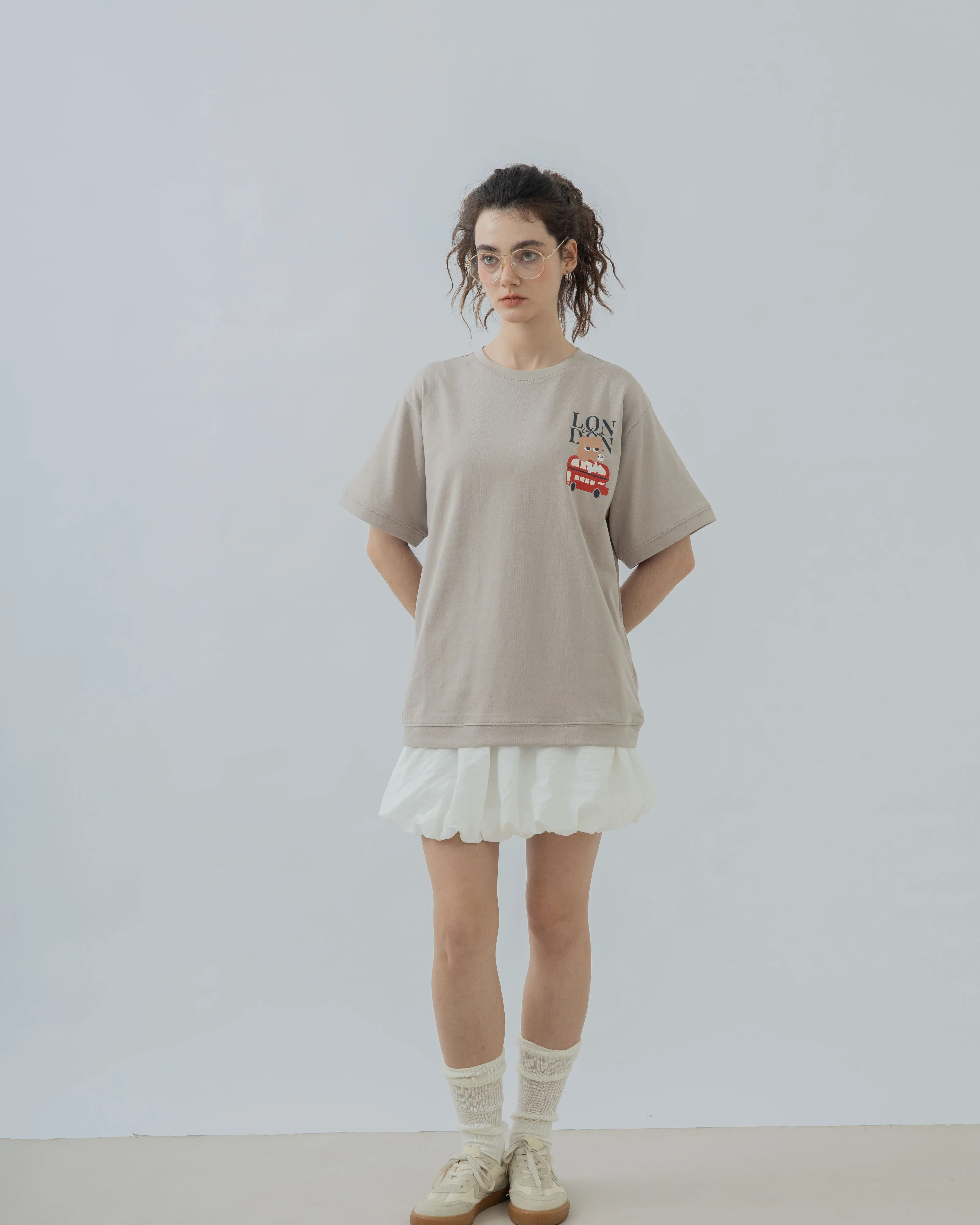 LULU On London Buss Embroidery Graphic Tee (Khaki Grey)