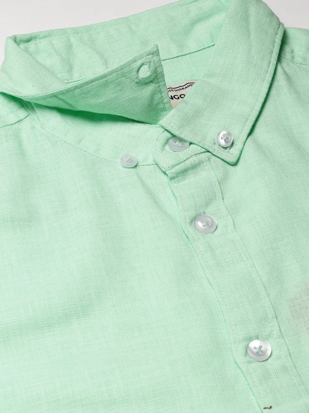 Men's Solid Button Down Collar Casual Shirt (Green)